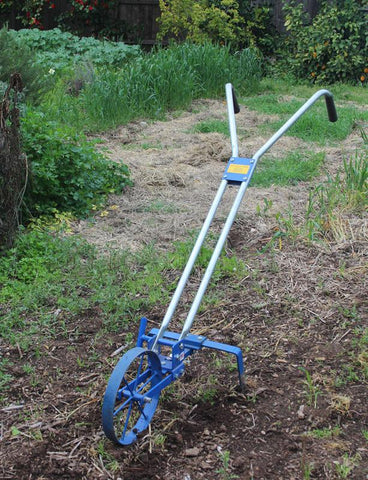 Garden clearance wheel hoe